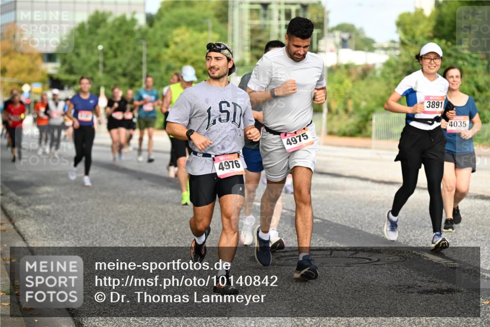 06.09.2026 - CURREX Alsterlauf Dr. Thomas Lammeyer http://msf.ph/oto/10140842 06.09.2026 10:09:06 Laufen 1, 5, 4976, 3891, 4035, 4975 meine-sportfotos.de