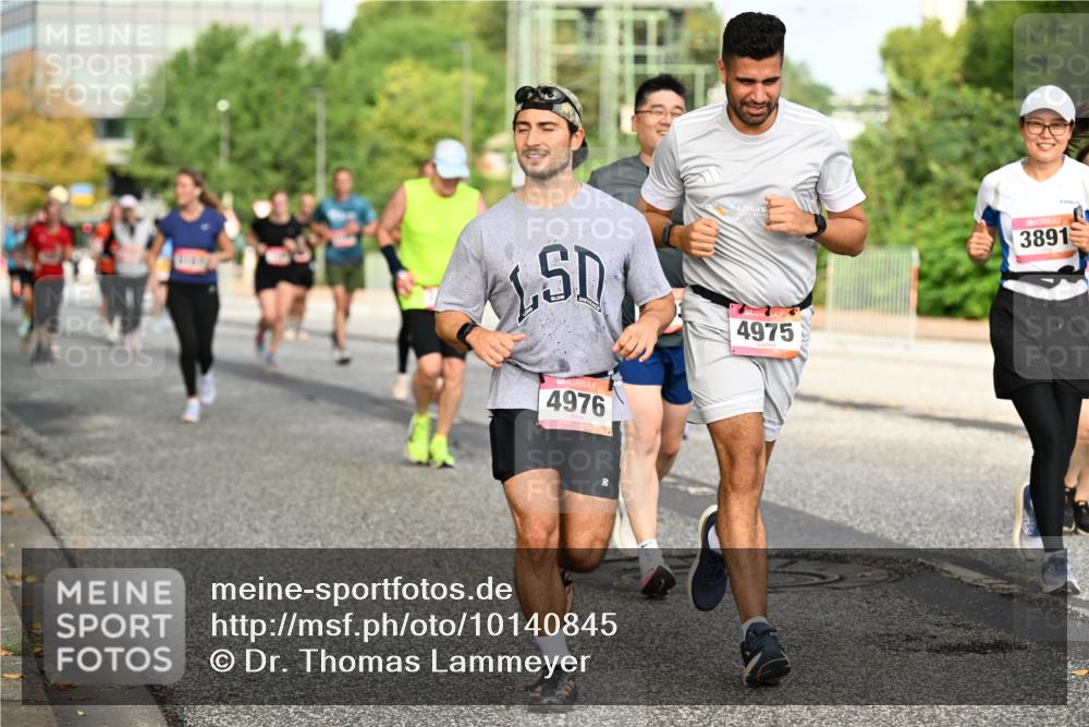 06.09.2026 - CURREX Alsterlauf Dr. Thomas Lammeyer http://msf.ph/oto/10140845 06.09.2026 10:09:06 Laufen 4975, 4976, 3891 meine-sportfotos.de
