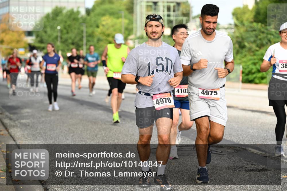 06.09.2026 - CURREX Alsterlauf Dr. Thomas Lammeyer http://msf.ph/oto/10140847 06.09.2026 10:09:06 Laufen 38, 4976, 4101, 4975 meine-sportfotos.de