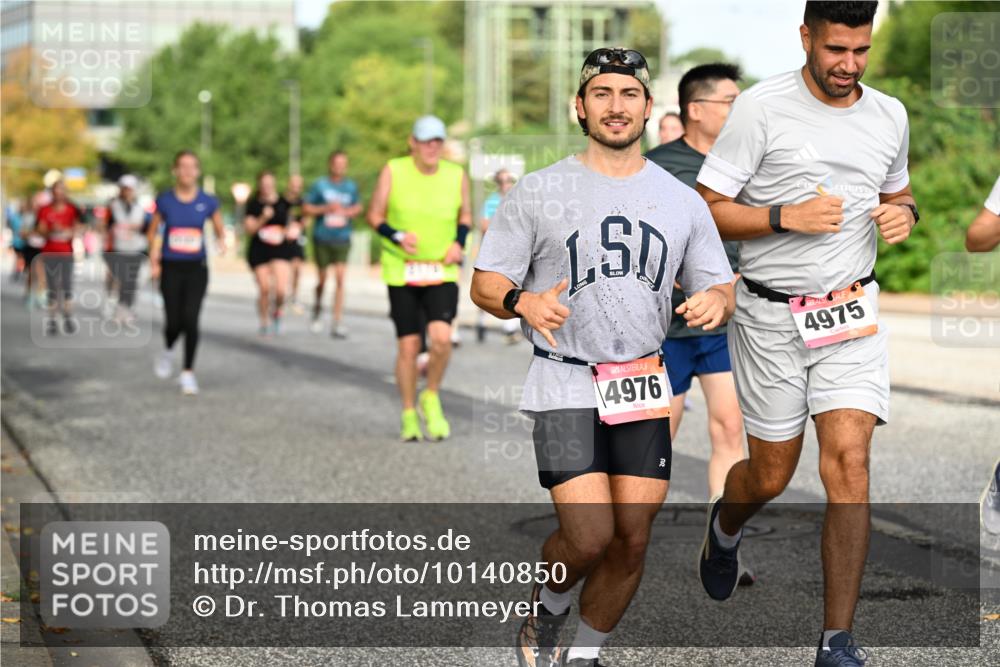 06.09.2026 - CURREX Alsterlauf Dr. Thomas Lammeyer http://msf.ph/oto/10140850 06.09.2026 10:09:07 Laufen 4976, 4975 meine-sportfotos.de