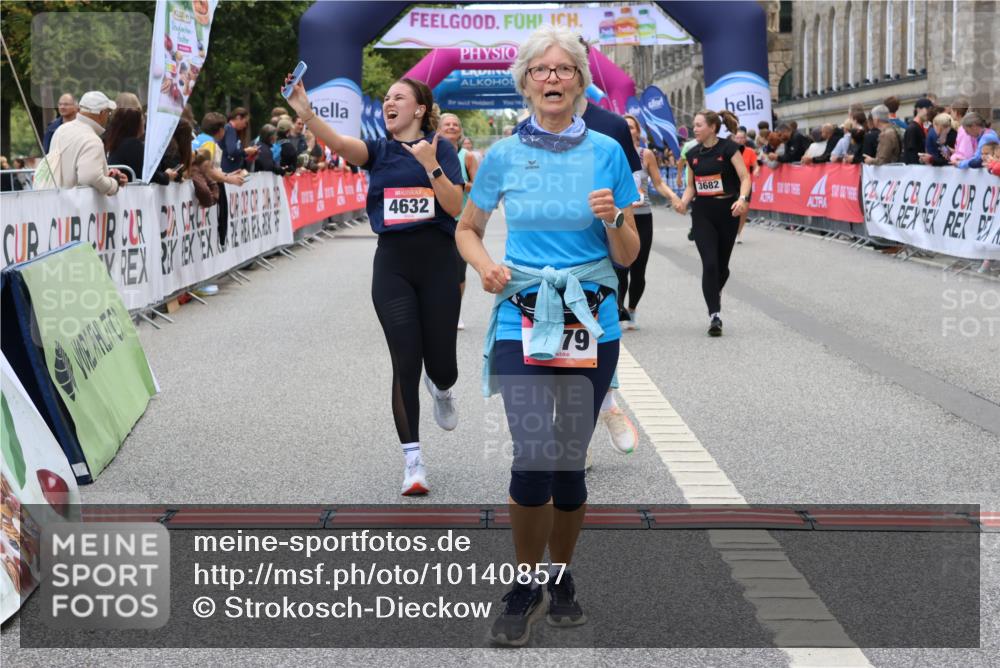 06.09.2026 - CURREX Alsterlauf Strokosch-Dieckow http://msf.ph/oto/10140857 06.09.2026 10:18:19 Ziel 2026, 2208, 2209, 2262, 2381, 3083, 3682, 3683, 4186, 4391, 4479, 4632, 4644, 5050, 5572, 6339, 8290 meine-sportfotos.de