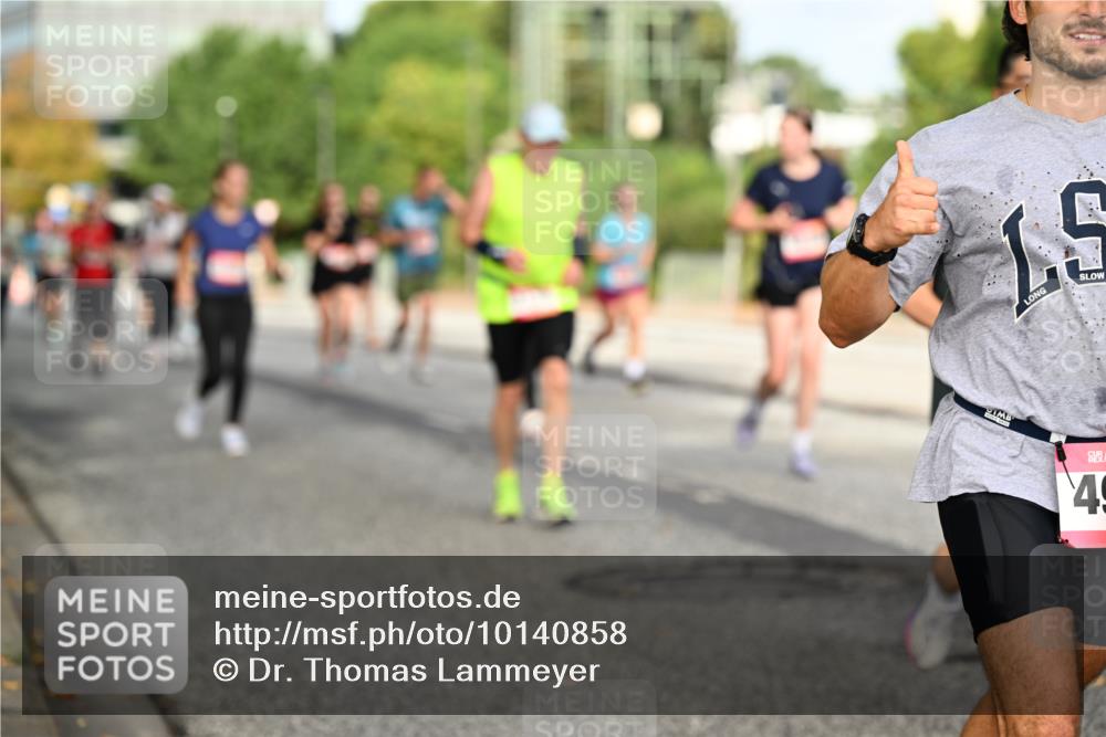 06.09.2026 - CURREX Alsterlauf Dr. Thomas Lammeyer http://msf.ph/oto/10140858 06.09.2026 10:09:07 Laufen 49 meine-sportfotos.de