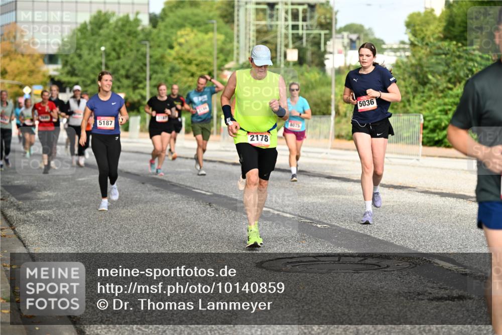 06.09.2026 - CURREX Alsterlauf Dr. Thomas Lammeyer http://msf.ph/oto/10140859 06.09.2026 10:09:08 Laufen 5187, 2178, 8075, 5036 meine-sportfotos.de