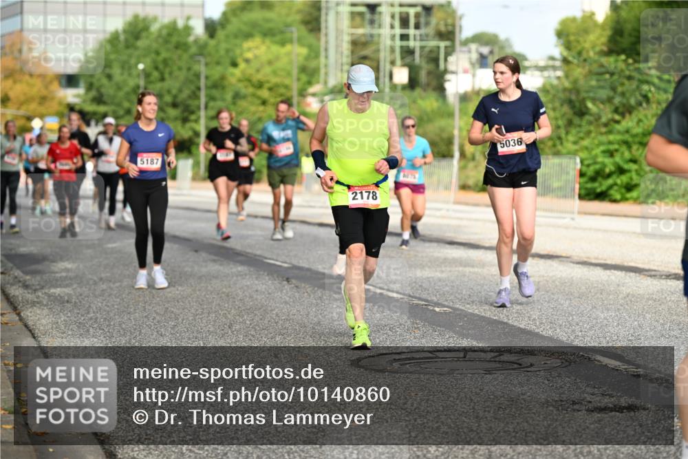 06.09.2026 - CURREX Alsterlauf Dr. Thomas Lammeyer http://msf.ph/oto/10140860 06.09.2026 10:09:08 Laufen 5187, 2178, 5036 meine-sportfotos.de