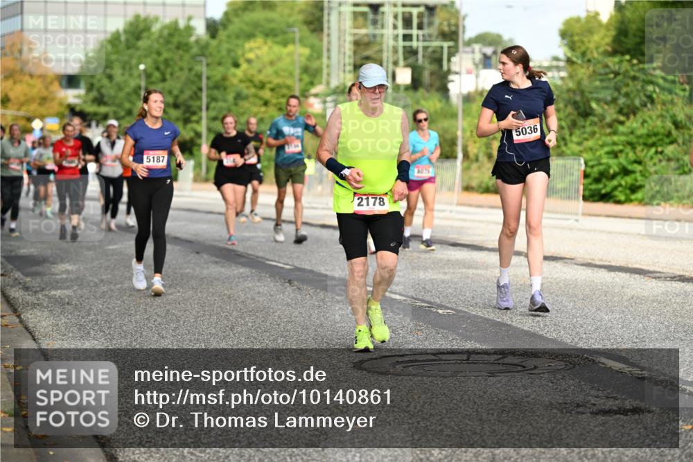 06.09.2026 - CURREX Alsterlauf Dr. Thomas Lammeyer http://msf.ph/oto/10140861 06.09.2026 10:09:08 Laufen 5187, 2178, 8075, 5036 meine-sportfotos.de