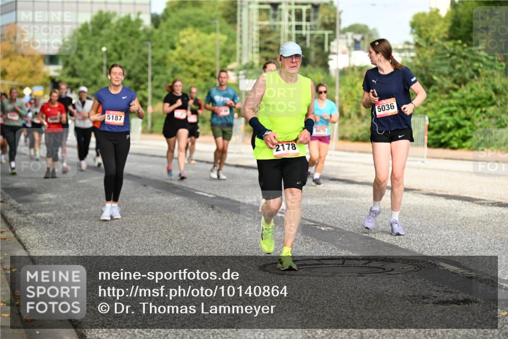06.09.2026 - CURREX Alsterlauf Dr. Thomas Lammeyer http://msf.ph/oto/10140864 06.09.2026 10:09:08 Laufen 5187, 2178, 8075, 5036 meine-sportfotos.de