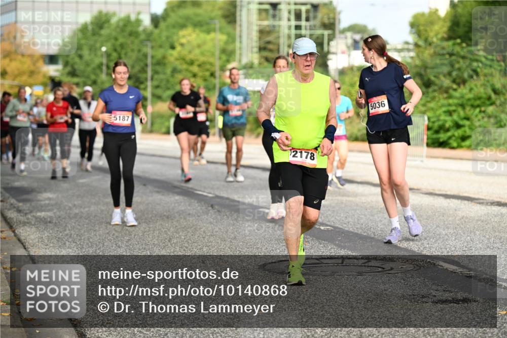 06.09.2026 - CURREX Alsterlauf Dr. Thomas Lammeyer http://msf.ph/oto/10140868 06.09.2026 10:09:09 Laufen 5187, 2178, 5036 meine-sportfotos.de