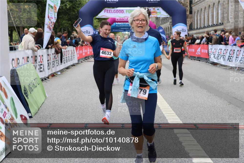 06.09.2026 - CURREX Alsterlauf Strokosch-Dieckow http://msf.ph/oto/10140878 06.09.2026 10:18:19 Ziel 2026, 2208, 2209, 2262, 2381, 3083, 3682, 3683, 4186, 4391, 4479, 4632, 4644, 5050, 5572, 6339, 8290 meine-sportfotos.de