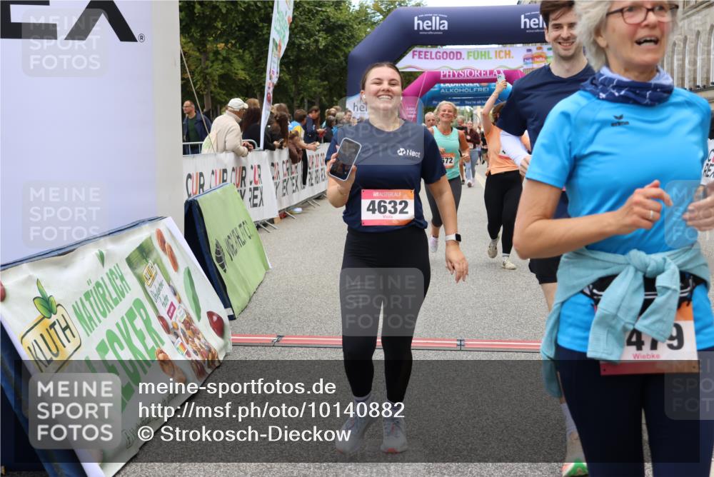 06.09.2026 - CURREX Alsterlauf Strokosch-Dieckow http://msf.ph/oto/10140882 06.09.2026 10:18:20 Ziel 2208, 2209, 2262, 2381, 3083, 3682, 3683, 4186, 4391, 4479, 4632, 4644, 5050, 5572, 6321, 6322, 6339, 8290 meine-sportfotos.de
