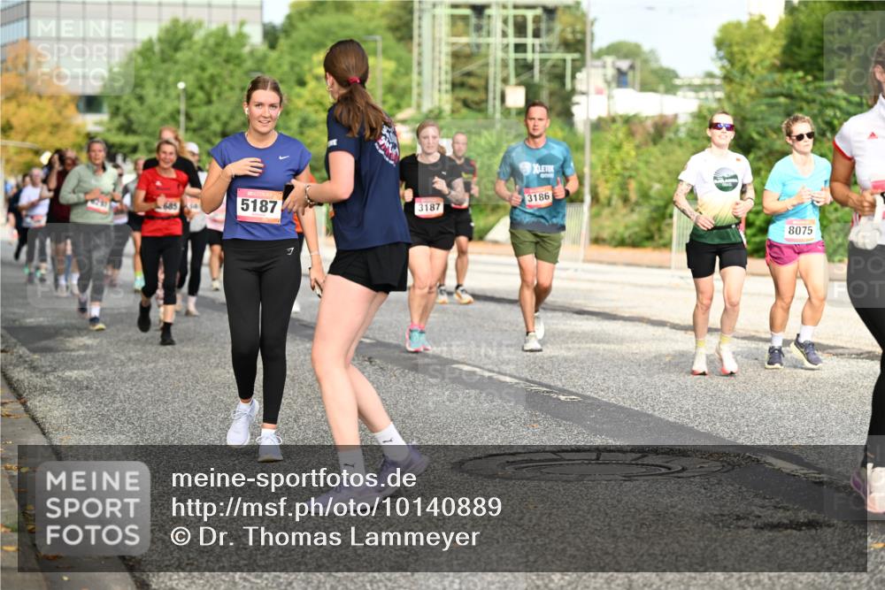 06.09.2026 - CURREX Alsterlauf Dr. Thomas Lammeyer http://msf.ph/oto/10140889 06.09.2026 10:09:11 Laufen 685, 5187, 3187, 3186, 8075 meine-sportfotos.de
