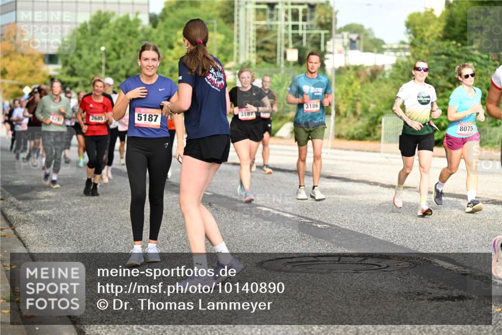 06.09.2026 - CURREX Alsterlauf Dr. Thomas Lammeyer http://msf.ph/oto/10140890 06.09.2026 10:09:11 Laufen 2685, 5187, 3187, 3186, 8075 meine-sportfotos.de