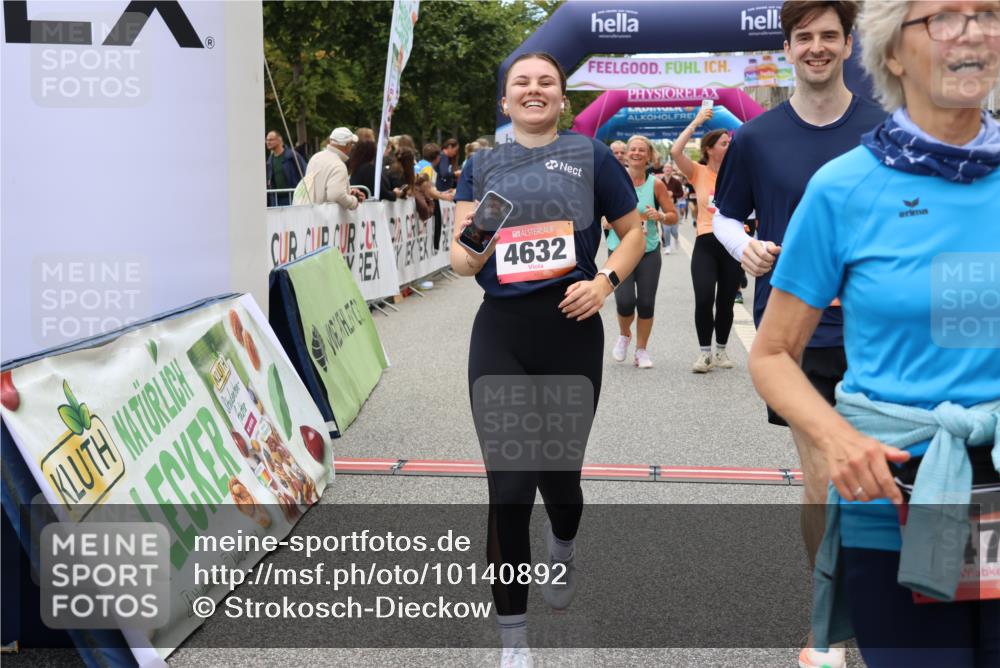 06.09.2026 - CURREX Alsterlauf Strokosch-Dieckow http://msf.ph/oto/10140892 06.09.2026 10:18:20 Ziel 2208, 2209, 2262, 2381, 3083, 3682, 3683, 4186, 4391, 4479, 4632, 4644, 5050, 5572, 6321, 6322, 6339, 8290 meine-sportfotos.de