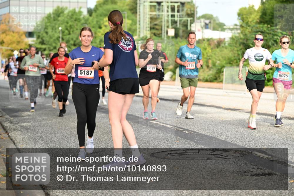 06.09.2026 - CURREX Alsterlauf Dr. Thomas Lammeyer http://msf.ph/oto/10140893 06.09.2026 10:09:11 Laufen 2685, 5187, 3187, 186, 8075 meine-sportfotos.de