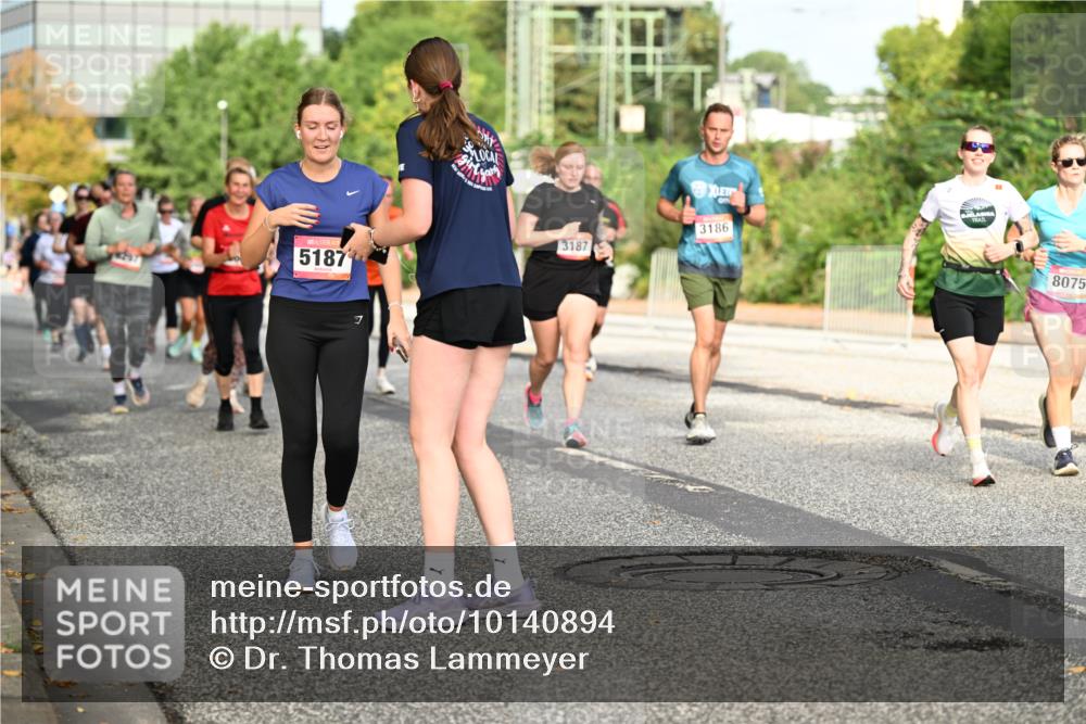 06.09.2026 - CURREX Alsterlauf Dr. Thomas Lammeyer http://msf.ph/oto/10140894 06.09.2026 10:09:11 Laufen 5187, 3187, 3186, 8075 meine-sportfotos.de