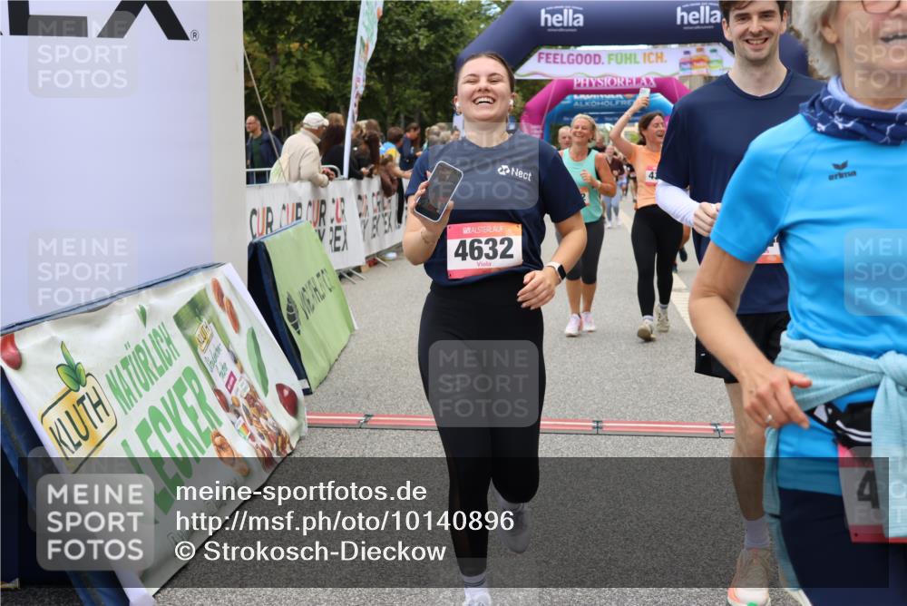 06.09.2026 - CURREX Alsterlauf Strokosch-Dieckow http://msf.ph/oto/10140896 06.09.2026 10:18:20 Ziel 2208, 2209, 2262, 2381, 3083, 3682, 3683, 4186, 4391, 4479, 4632, 4644, 5050, 5572, 6321, 6322, 6339, 8290 meine-sportfotos.de