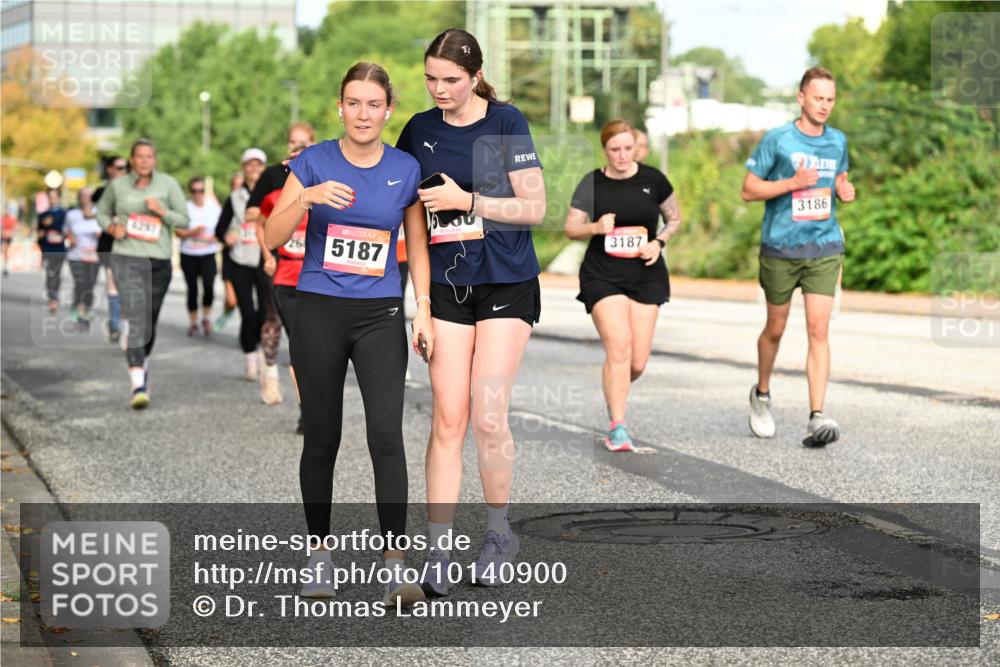 06.09.2026 - CURREX Alsterlauf Dr. Thomas Lammeyer http://msf.ph/oto/10140900 06.09.2026 10:09:13 Laufen 6287, 5187, 3186, 3187 meine-sportfotos.de