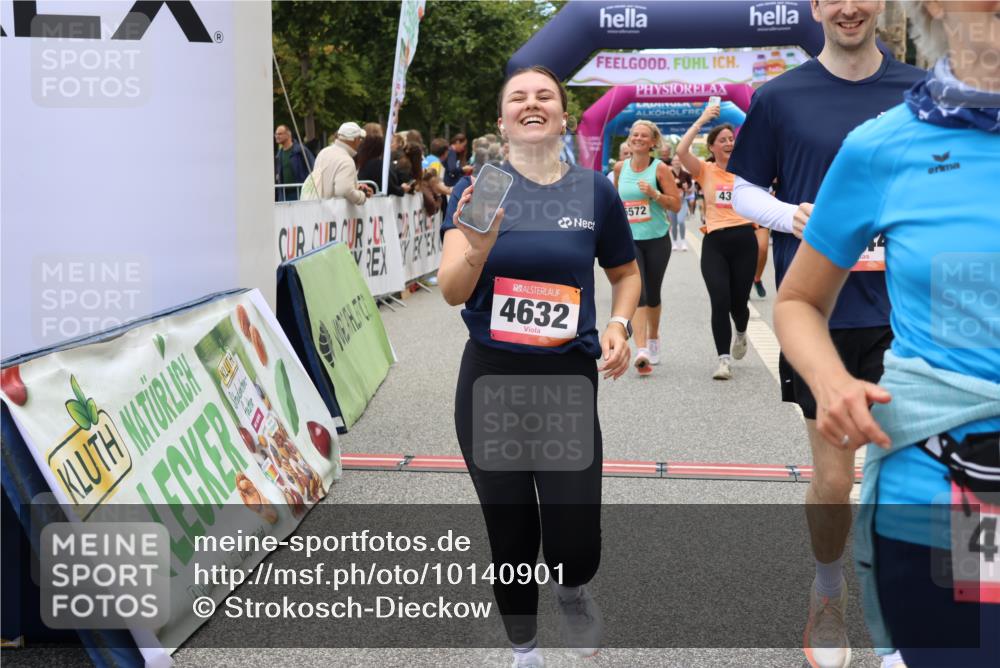 06.09.2026 - CURREX Alsterlauf Strokosch-Dieckow http://msf.ph/oto/10140901 06.09.2026 10:18:21 Ziel 2262, 2381, 3083, 3682, 3683, 4186, 4391, 4479, 4632, 4644, 5050, 5572, 6321, 6322, 6339, 8290 meine-sportfotos.de