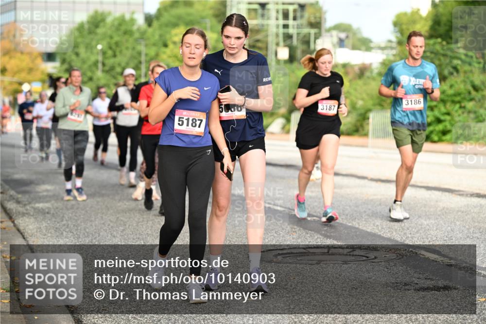 06.09.2026 - CURREX Alsterlauf Dr. Thomas Lammeyer http://msf.ph/oto/10140903 06.09.2026 10:09:13 Laufen 5187, 5000, 3187, 3186 meine-sportfotos.de