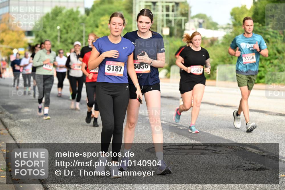 06.09.2026 - CURREX Alsterlauf Dr. Thomas Lammeyer http://msf.ph/oto/10140904 06.09.2026 10:09:13 Laufen 5187, 5036, 3186, 3187 meine-sportfotos.de