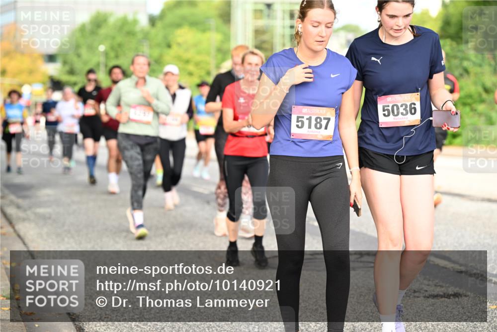 06.09.2026 - CURREX Alsterlauf Dr. Thomas Lammeyer http://msf.ph/oto/10140921 06.09.2026 10:09:15 Laufen 5187, 5036 meine-sportfotos.de