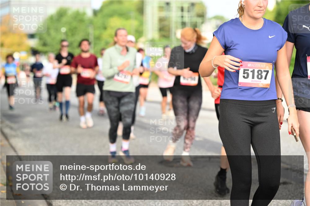 06.09.2026 - CURREX Alsterlauf Dr. Thomas Lammeyer http://msf.ph/oto/10140928 06.09.2026 10:09:16 Laufen 5187, 7 meine-sportfotos.de