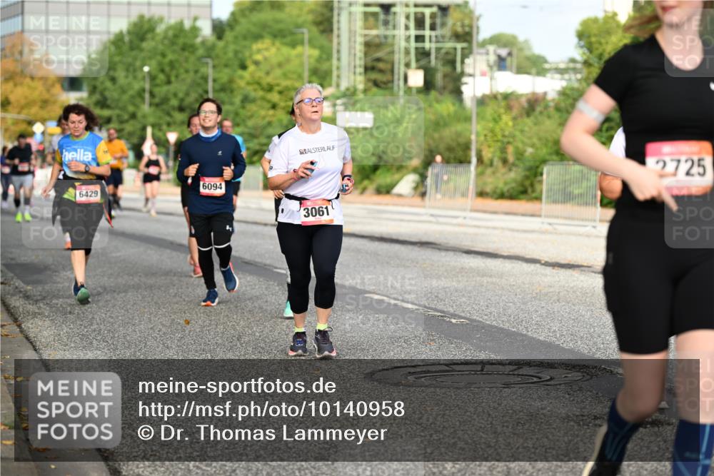 06.09.2026 - CURREX Alsterlauf Dr. Thomas Lammeyer http://msf.ph/oto/10140958 06.09.2026 10:09:21 Laufen 6429, 6094, 3061, 2725 meine-sportfotos.de