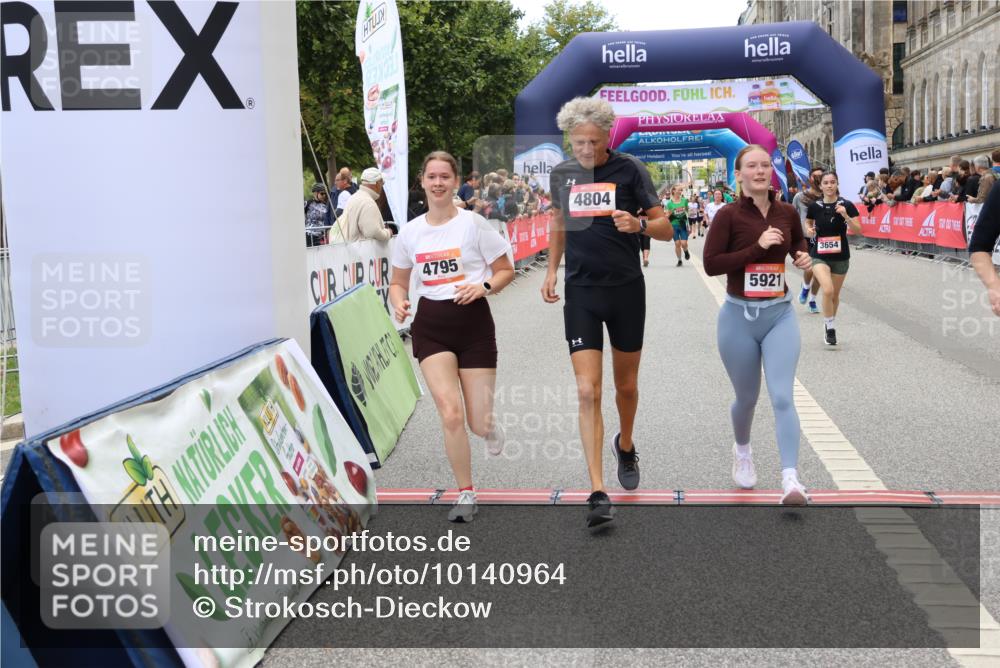 06.09.2026 - CURREX Alsterlauf Strokosch-Dieckow http://msf.ph/oto/10140964 06.09.2026 10:18:28 Ziel 2349, 2381, 2804, 3358, 3654, 3682, 3683, 4107, 4186, 4391, 4795, 4804, 5572, 5921, 6321, 6322 meine-sportfotos.de