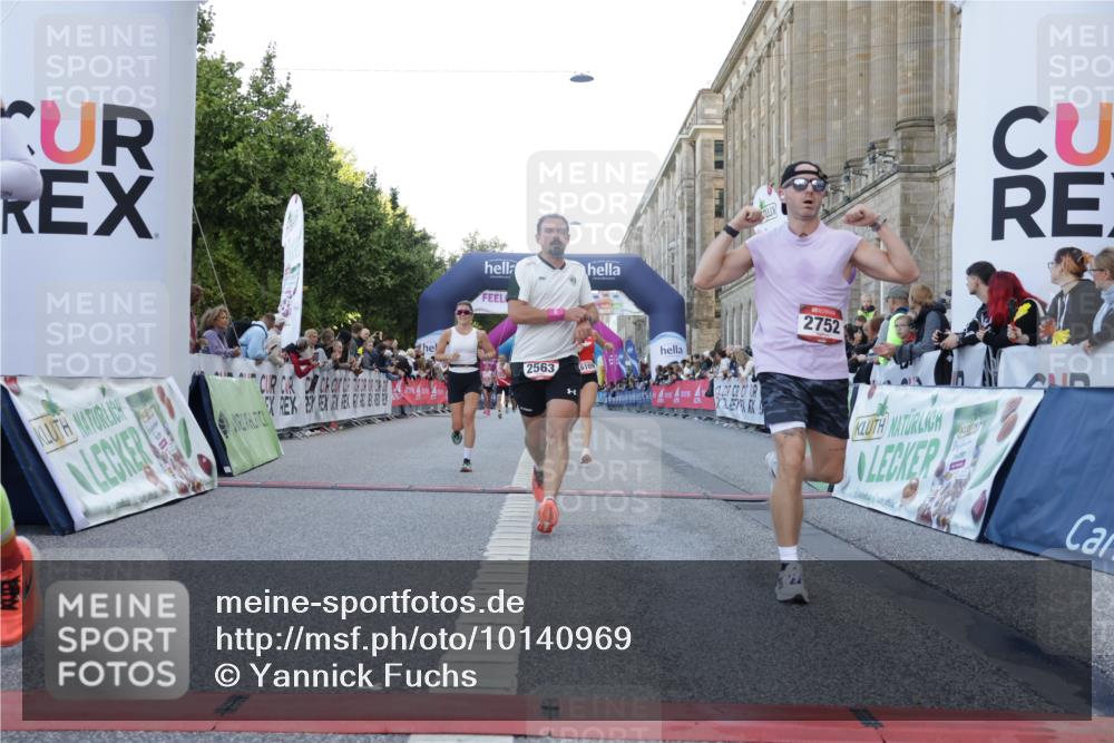06.09.2026 - CURREX Alsterlauf Yannick Fuchs http://msf.ph/oto/10140969 06.09.2026 09:46:32 Ziel 2563, 2683, 2752, 3132, 3182, 4183, 4619, 4663, 6109, 6224 meine-sportfotos.de