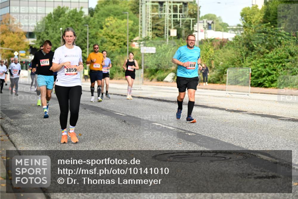 06.09.2026 - CURREX Alsterlauf Dr. Thomas Lammeyer http://msf.ph/oto/10141010 06.09.2026 10:09:27 Laufen 5372, 3859, 818, 3516, 3347 meine-sportfotos.de
