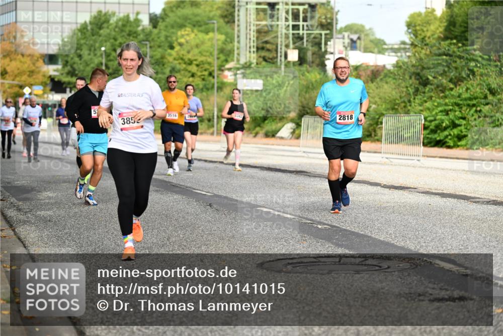 06.09.2026 - CURREX Alsterlauf Dr. Thomas Lammeyer http://msf.ph/oto/10141015 06.09.2026 10:09:27 Laufen 5, 3516, 1342, 2818, 3853 meine-sportfotos.de