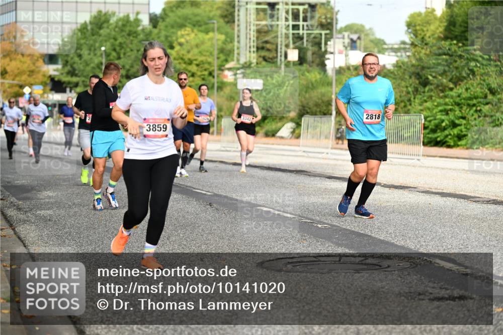06.09.2026 - CURREX Alsterlauf Dr. Thomas Lammeyer http://msf.ph/oto/10141020 06.09.2026 10:09:28 Laufen 3859, 2818 meine-sportfotos.de
