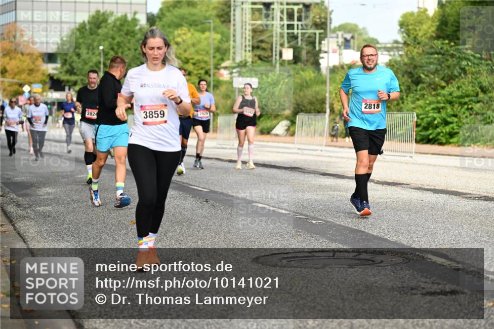 06.09.2026 - CURREX Alsterlauf Dr. Thomas Lammeyer http://msf.ph/oto/10141021 06.09.2026 10:09:28 Laufen 2824, 3859, 2818 meine-sportfotos.de
