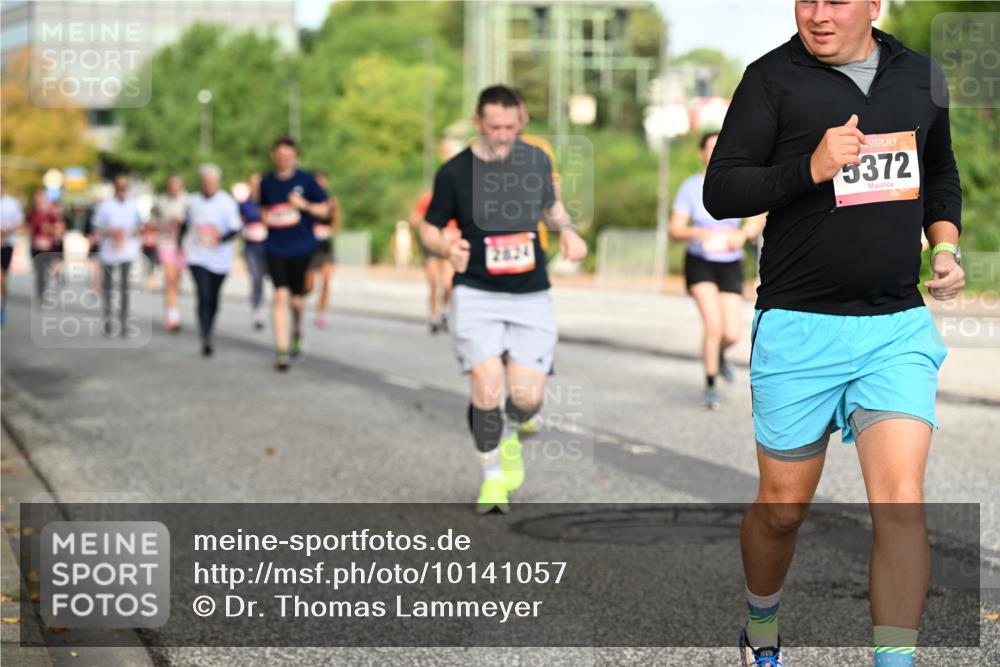 06.09.2026 - CURREX Alsterlauf Dr. Thomas Lammeyer http://msf.ph/oto/10141057 06.09.2026 10:09:32 Laufen 5372 meine-sportfotos.de