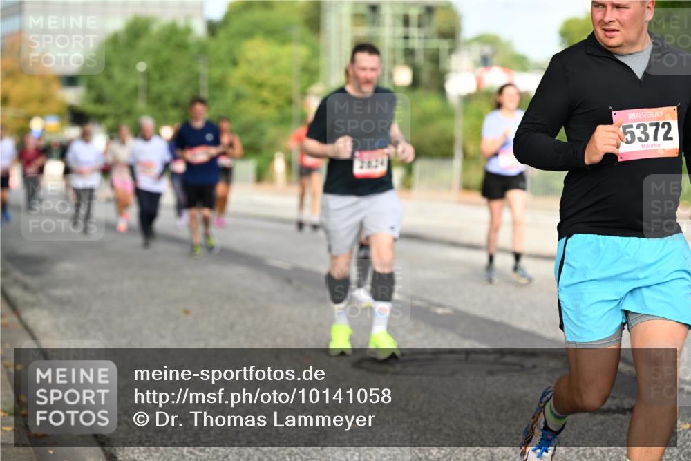 06.09.2026 - CURREX Alsterlauf Dr. Thomas Lammeyer http://msf.ph/oto/10141058 06.09.2026 10:09:32 Laufen 5372 meine-sportfotos.de