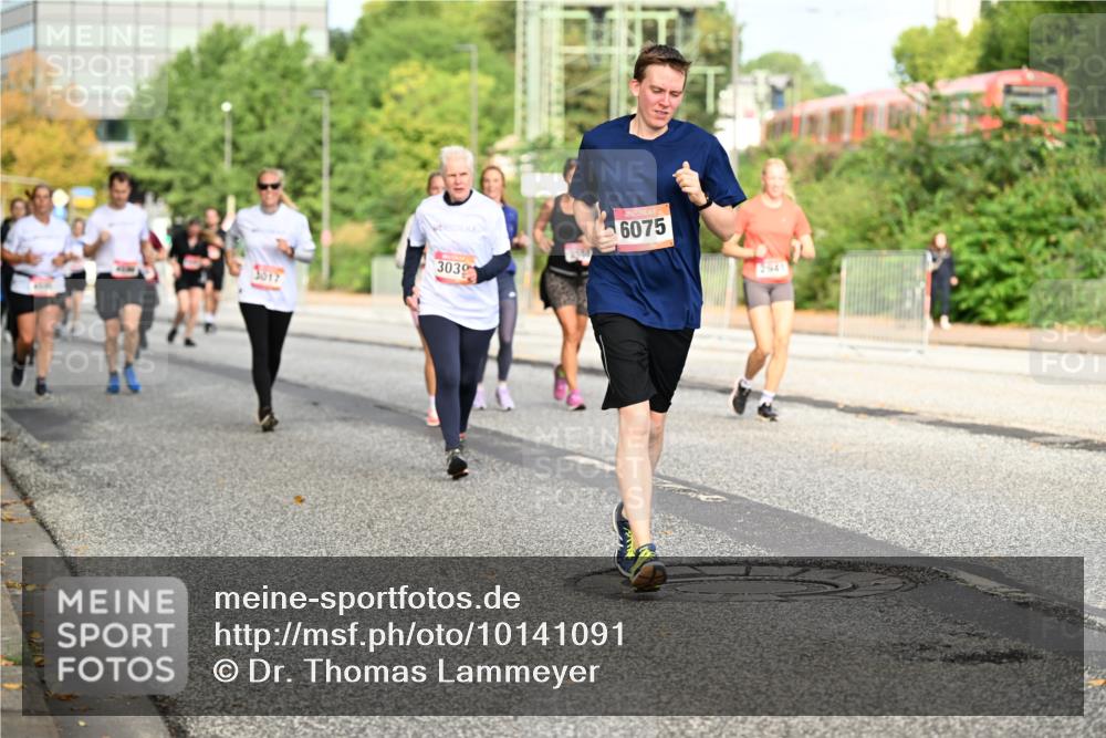 06.09.2026 - CURREX Alsterlauf Dr. Thomas Lammeyer http://msf.ph/oto/10141091 06.09.2026 10:09:36 Laufen 3017, 3039, 6075, 12941 meine-sportfotos.de