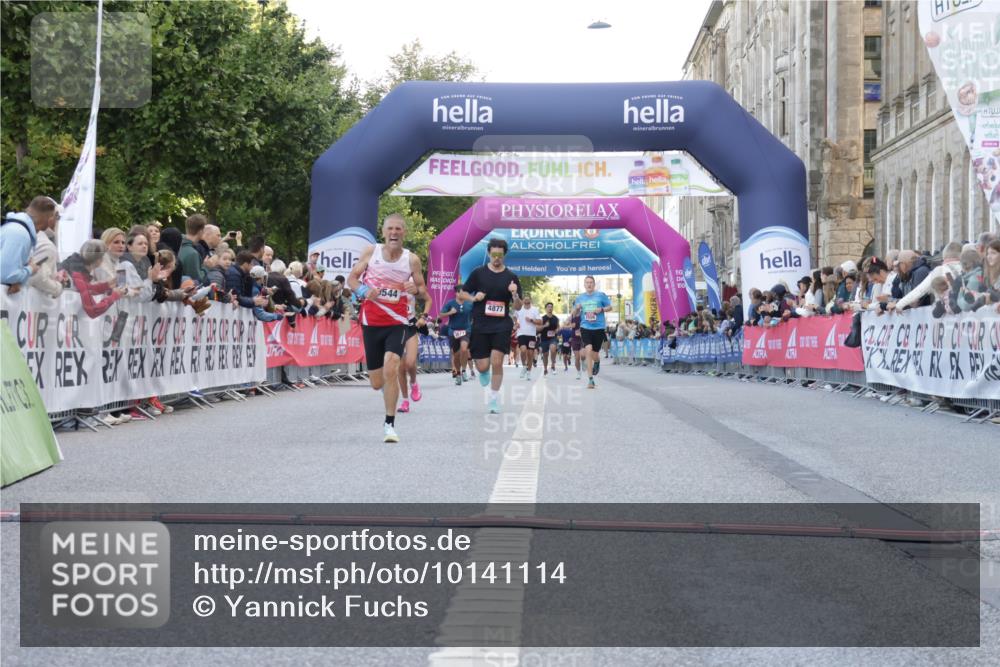 06.09.2026 - CURREX Alsterlauf Yannick Fuchs http://msf.ph/oto/10141114 06.09.2026 09:46:36 Ziel 2563, 2683, 2752, 3182, 4663, 4877, 5430, 5544, 6109 meine-sportfotos.de