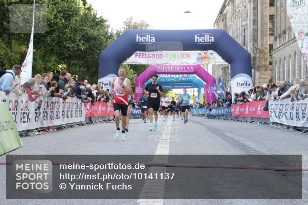 06.09.2026 - CURREX Alsterlauf Yannick Fuchs http://msf.ph/oto/10141137 06.09.2026 09:46:36 Ziel 2563, 2683, 2752, 3182, 4663, 4877, 5430, 5544, 6109 meine-sportfotos.de