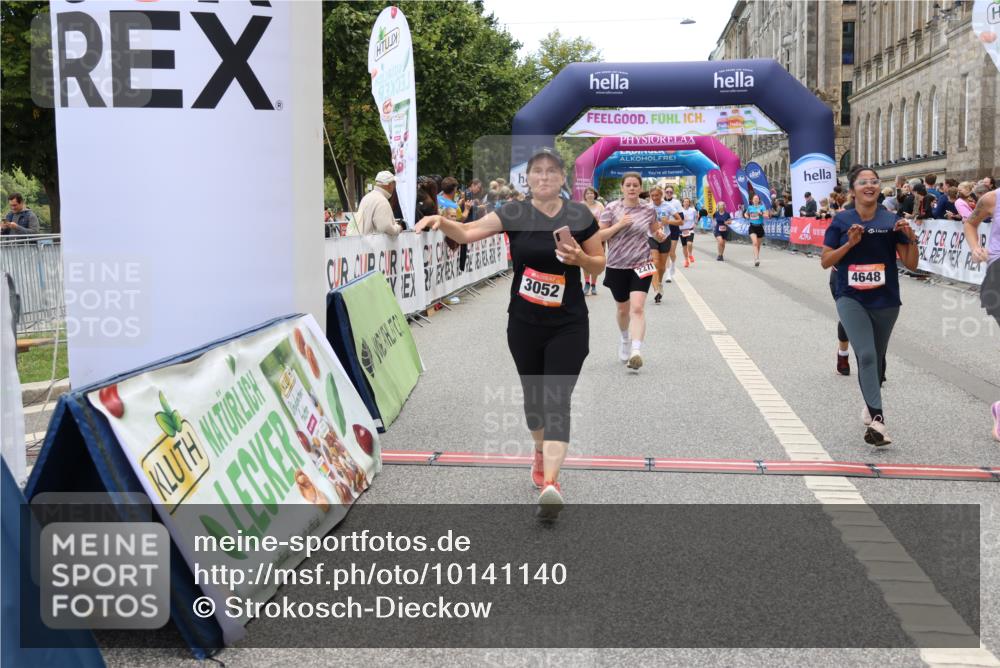 06.09.2026 - CURREX Alsterlauf Strokosch-Dieckow http://msf.ph/oto/10141140 06.09.2026 10:18:39 Ziel 2271, 2287, 2349, 2651, 2656, 2960, 3052, 3421, 3875, 3879, 4648, 5394, 8001 meine-sportfotos.de