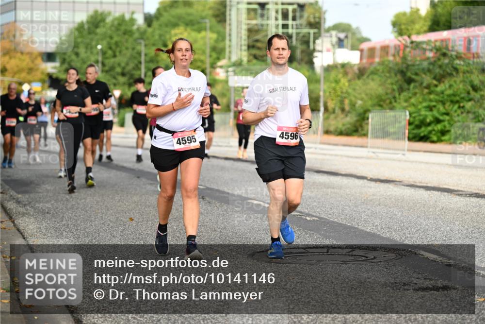 06.09.2026 - CURREX Alsterlauf Dr. Thomas Lammeyer http://msf.ph/oto/10141146 06.09.2026 10:09:41 Laufen 4595, 4596 meine-sportfotos.de