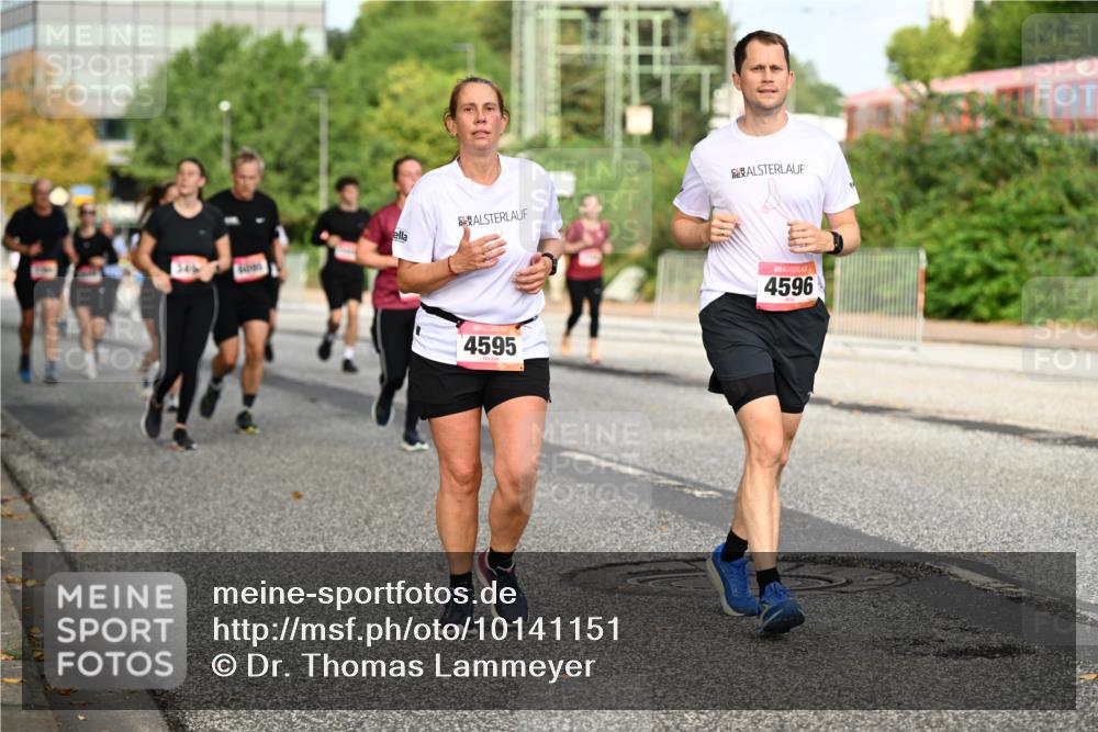 06.09.2026 - CURREX Alsterlauf Dr. Thomas Lammeyer http://msf.ph/oto/10141151 06.09.2026 10:09:42 Laufen 4595, 4596 meine-sportfotos.de