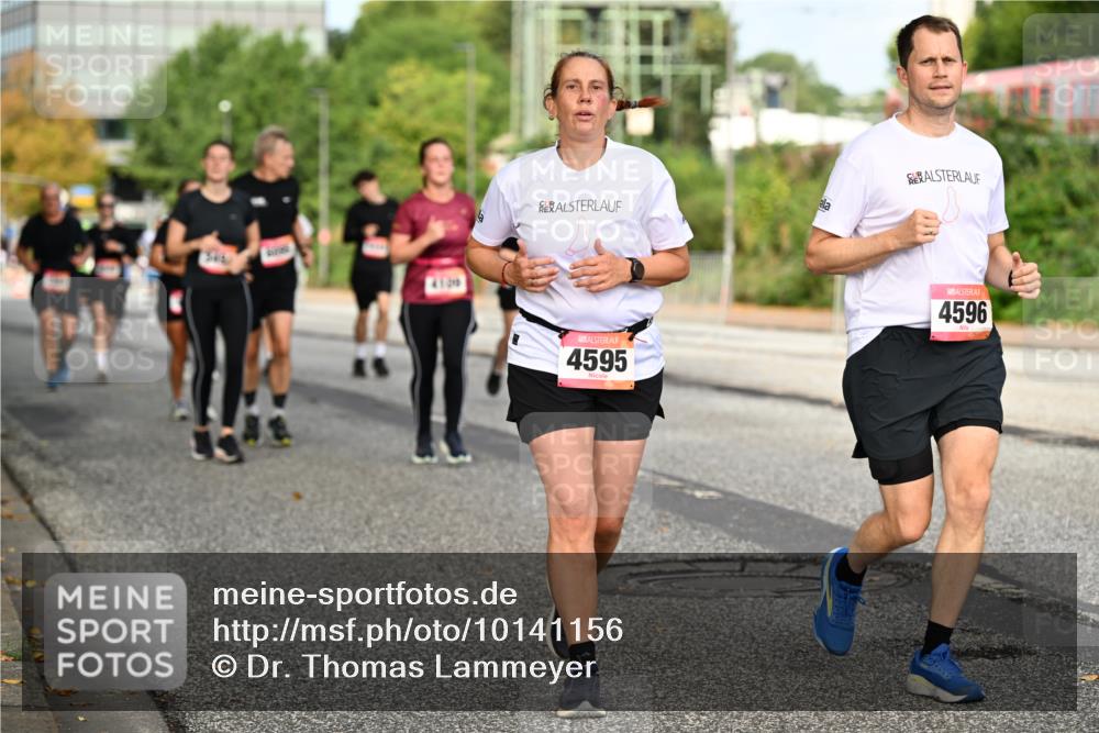 06.09.2026 - CURREX Alsterlauf Dr. Thomas Lammeyer http://msf.ph/oto/10141156 06.09.2026 10:09:43 Laufen 4105, 4595, 4596 meine-sportfotos.de
