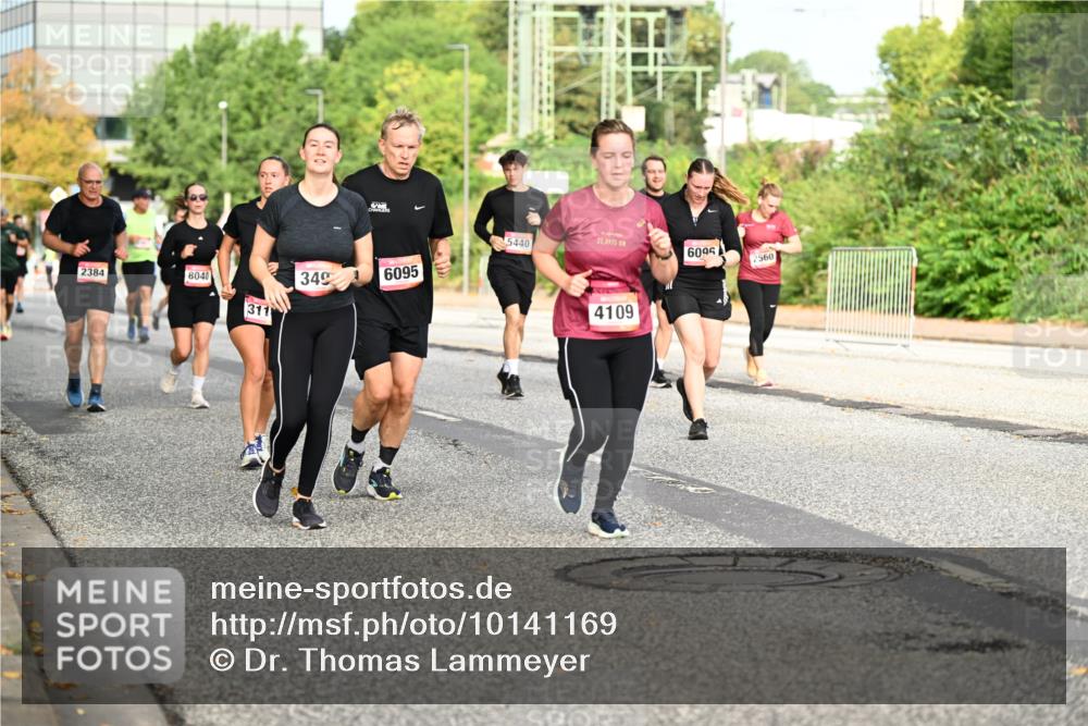 06.09.2026 - CURREX Alsterlauf Dr. Thomas Lammeyer http://msf.ph/oto/10141169 06.09.2026 10:09:44 Laufen 2384, 8040, 311, 5440, 349, 6095, 21, 0975, 6096, 4109, 2560 meine-sportfotos.de