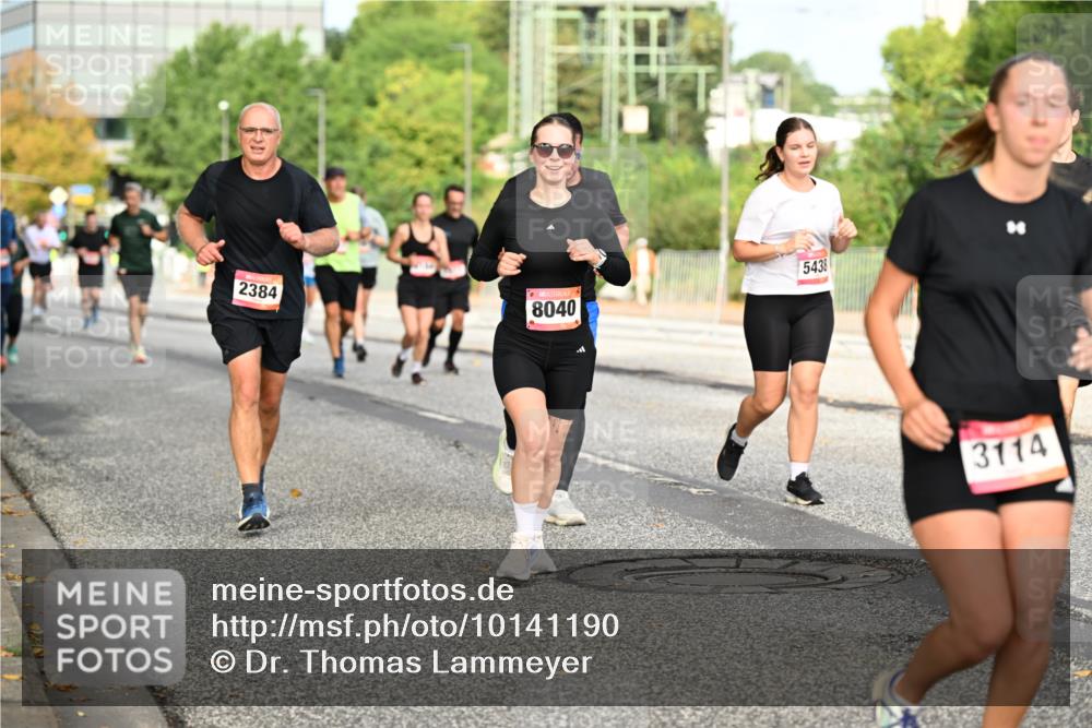 06.09.2026 - CURREX Alsterlauf Dr. Thomas Lammeyer http://msf.ph/oto/10141190 06.09.2026 10:09:48 Laufen 2384, 8040, 5438, 3114 meine-sportfotos.de