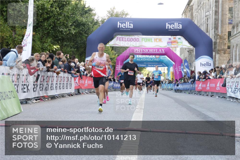 06.09.2026 - CURREX Alsterlauf Yannick Fuchs http://msf.ph/oto/10141213 06.09.2026 09:46:36 Ziel 2563, 2683, 2752, 3182, 4663, 4877, 5430, 5544, 6109 meine-sportfotos.de