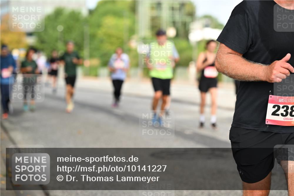 06.09.2026 - CURREX Alsterlauf Dr. Thomas Lammeyer http://msf.ph/oto/10141227 06.09.2026 10:09:53 Laufen 238 meine-sportfotos.de