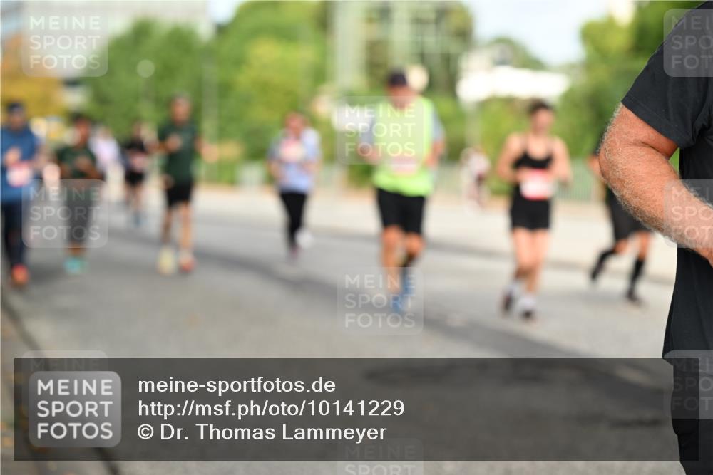 06.09.2026 - CURREX Alsterlauf Dr. Thomas Lammeyer http://msf.ph/oto/10141229 06.09.2026 10:09:53 Laufen  meine-sportfotos.de