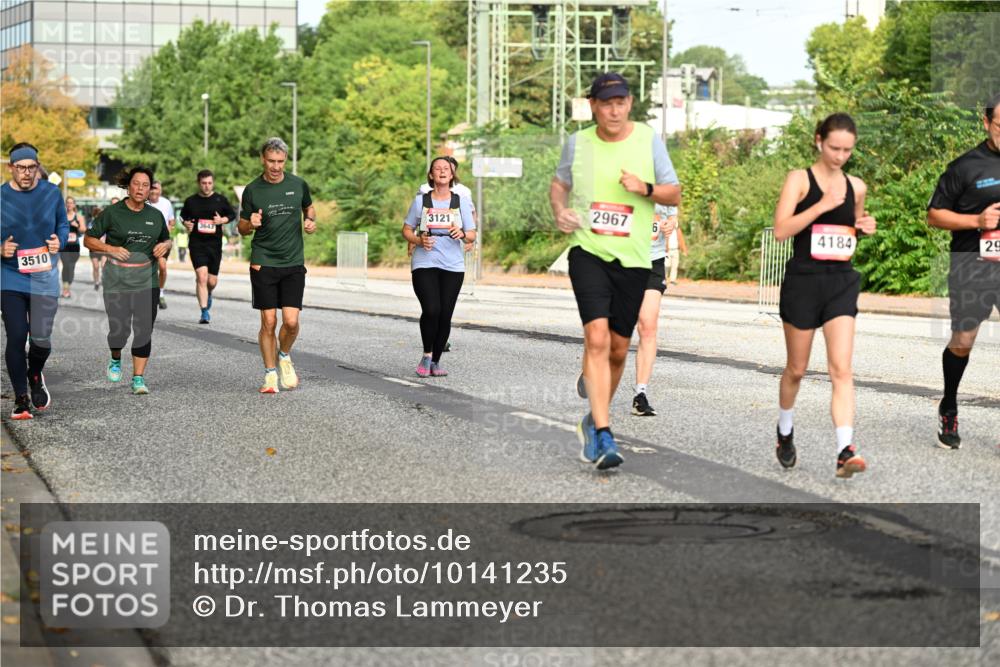 06.09.2026 - CURREX Alsterlauf Dr. Thomas Lammeyer http://msf.ph/oto/10141235 06.09.2026 10:09:53 Laufen 3121, 2967, 3643, 6, 4184, 29, 3510 meine-sportfotos.de