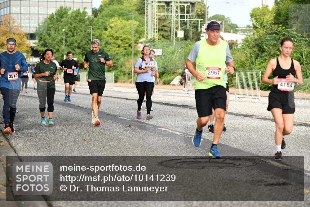 06.09.2026 - CURREX Alsterlauf Dr. Thomas Lammeyer http://msf.ph/oto/10141239 06.09.2026 10:09:54 Laufen 3643, 3510, 3121, 2967, 4184 meine-sportfotos.de