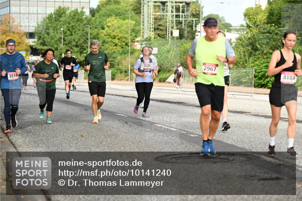 06.09.2026 - CURREX Alsterlauf Dr. Thomas Lammeyer http://msf.ph/oto/10141240 06.09.2026 10:09:54 Laufen 3510, 3121, 2967, 4184, 3643 meine-sportfotos.de