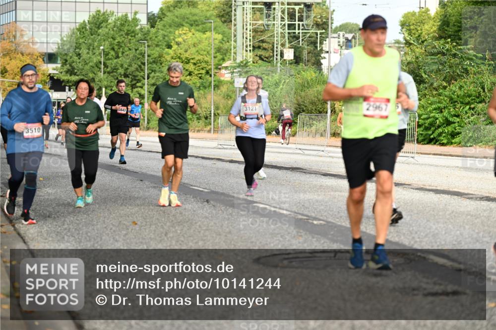 06.09.2026 - CURREX Alsterlauf Dr. Thomas Lammeyer http://msf.ph/oto/10141244 06.09.2026 10:09:55 Laufen 3510, 2967, 3121, 643 meine-sportfotos.de